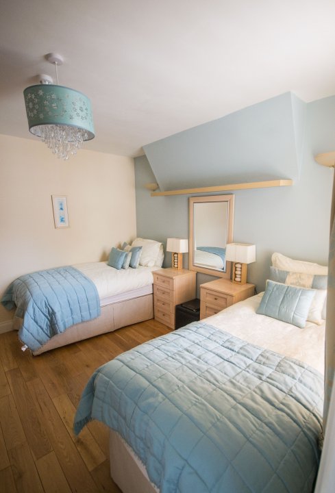 Room2